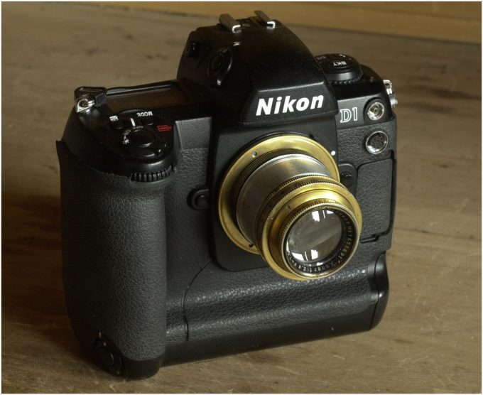 Nikon D1