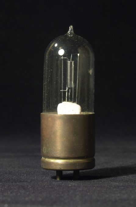 No name triode, early 1920s