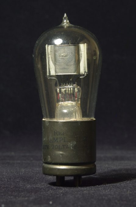 RCA Radiotron rectifier-amplifier, early 1920s